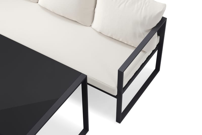 Silvia Loungegrupp i metall utomhus med soffbord med glasskiva och soffa med vita dynor - Svart - Trädgård & spabad - Utemiljö - Altan & terrass - Altanmöbler