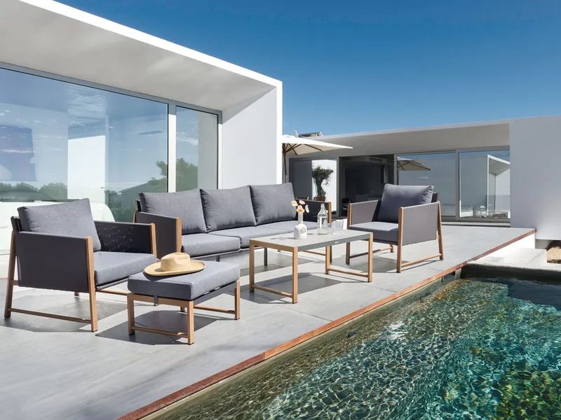 Soffgrupp utomhus med Bord och Fotpall 5-Sits Nola - Grå/Brun - Trädgård & spabad - Utemiljö - Altan & terrass - Altanmöbler