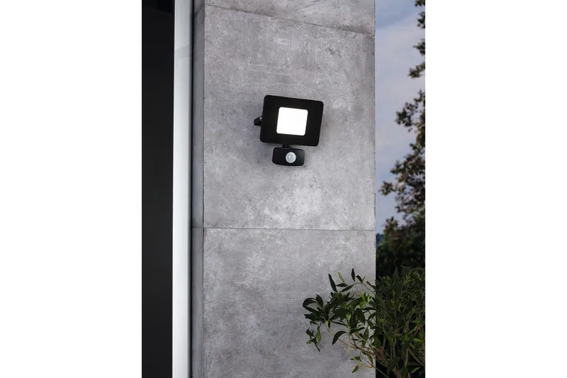 Väggstrålkastare Utebelysning Eglo Faedo 3 med Sensor 20W, Svart - Svart - Trädgård & spabad - Utemiljö - Entré - Entrébelysning