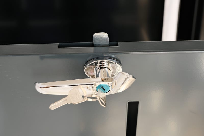 Soptunneskjul 1 kärl | Låsbar | Gasfjäder & ventilation | Mörkgrå metall - Mörkgrå med svart detaljfinish - Trädgård & spabad - Uterum & fritidshus - Förråd & bodar - Soptunneskydd
