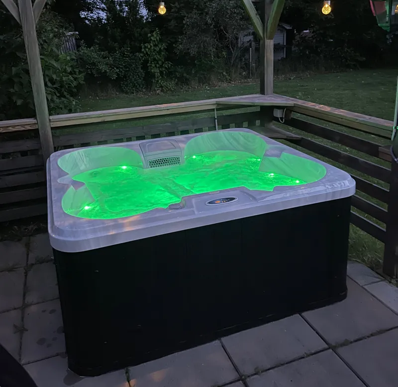 Spabad Yoruba |  4-personer |  Lyfco - Trädgård & spabad - Utomhusbad - Spabad - Utespa