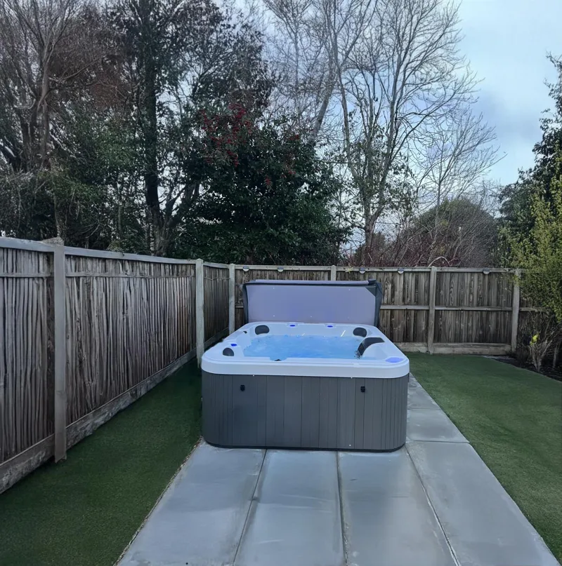 Spabad Zeus – Utespa för 6 personer | Balboa® & Lucite® | Lyfco - Trädgård & spabad - Utomhusbad - Spabad - Utespa