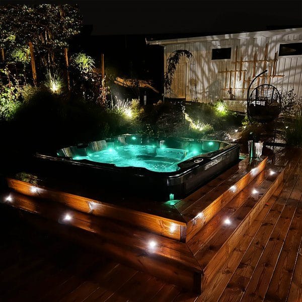 Spabad Poseidon Blackline – 5–6 personer | Lucite® akryl, Gecko® cirkulationspump & Balboa® system | 2026 - Trädgård & spabad - Utomhusbad - Spabad - Utespa