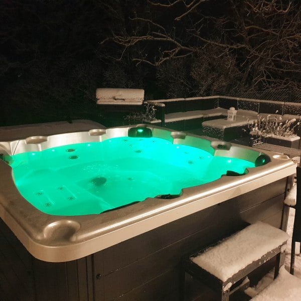 Spabad Poseidon– 5–6 personer | Lucite® akryl & Gecko® cirkulationspump | 2026 - Trädgård & spabad - Utomhusbad - Spabad - Utespa