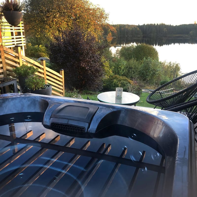 Spabad Foibe Blackline - 4 personer | Balboa VL260 | Lyfco - Trädgård & spabad - Utomhusbad - Spabad - Utespa