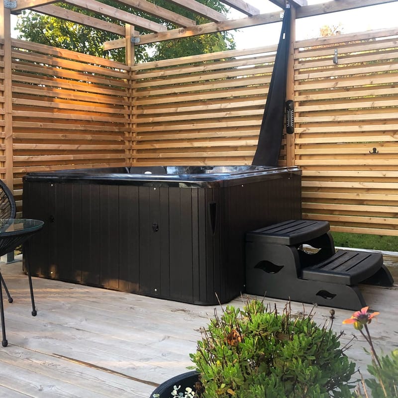 Spabad Foibe Blackline - 4 personer | Balboa VL260 | Lyfco - Trädgård & spabad - Utomhusbad - Spabad - Utespa