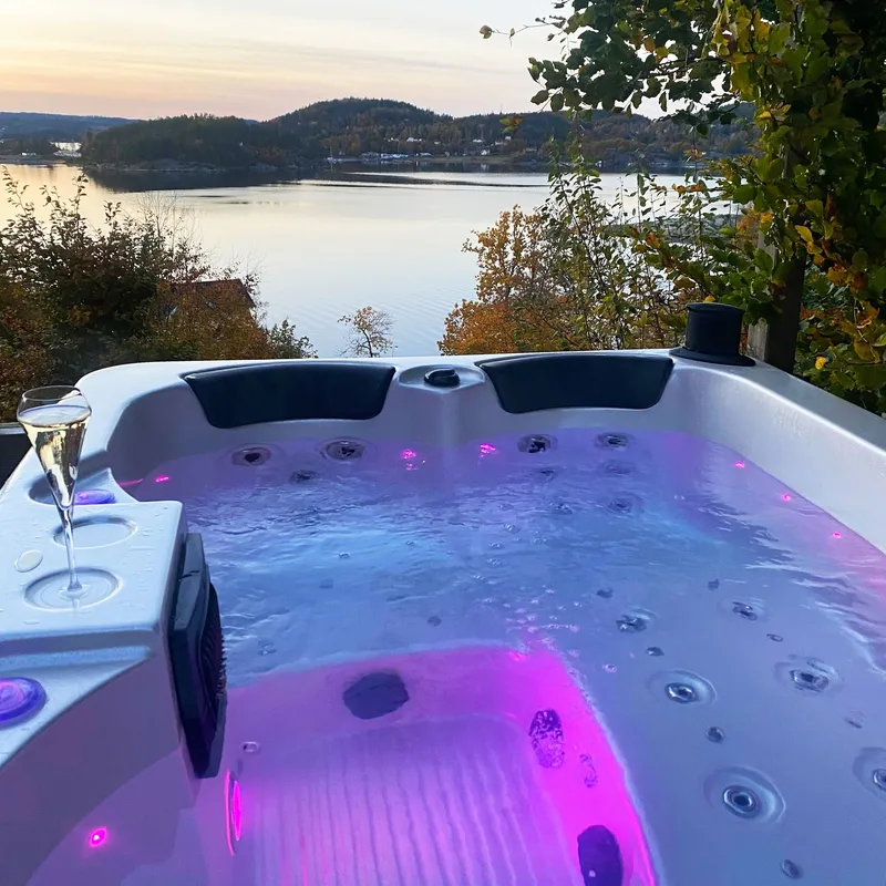 Spabad Relaxio - 4 personer | Lyfco - Trädgård & spabad - Utomhusbad - Spabad - Utespa