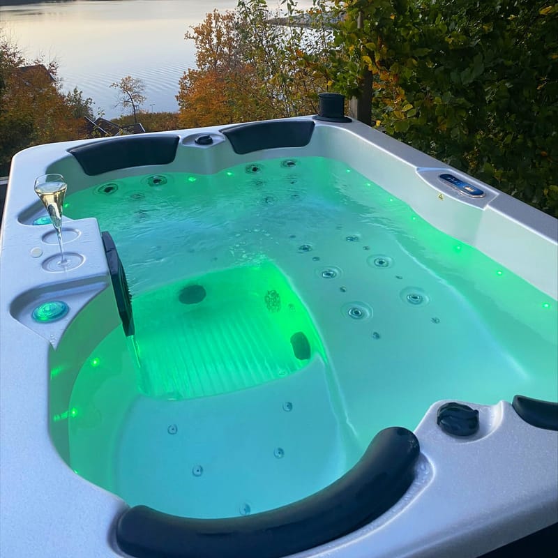 Spabad Relaxio - 4 personer | Lyfco - Trädgård & spabad - Utomhusbad - Spabad - Utespa