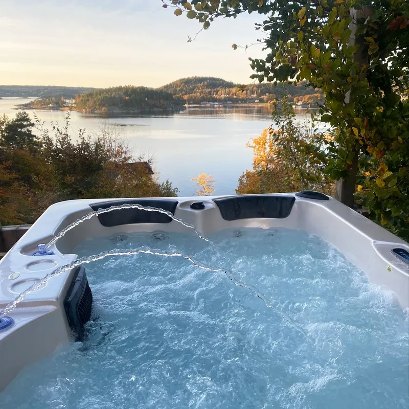 Spabad Relaxio - 4 personer | Lyfco - Trädgård & spabad - Utomhusbad - Spabad - Utespa