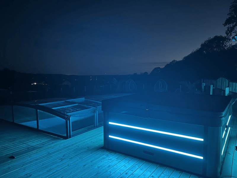 Spabad Vivid Dreams WiFi - 5-6 personer | Black edition | Lyfco - Trädgård & spabad - Utomhusbad - Spabad - Utespa