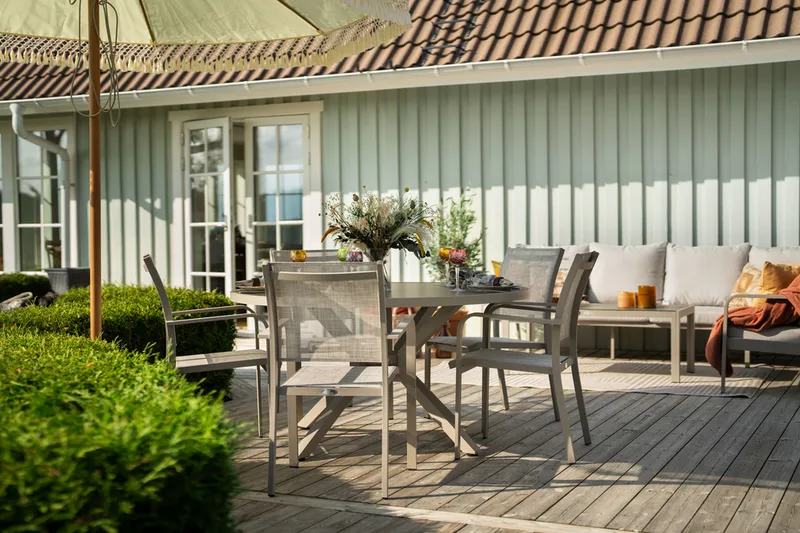 Hillerstorp Hånger Stapelstol - Sand - Utemöbler - Balkong - Balkongmöbler - Balkongstol