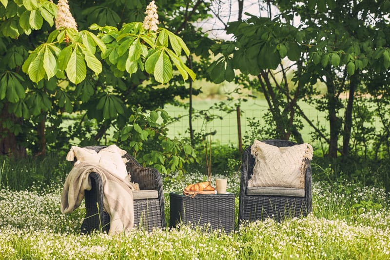 Marcus Caféset med 2 Light Fåtöljer m Dyna - Svart - Utemöbler - Balkong - Balkongmöbler - Balkonggrupp & balkongset