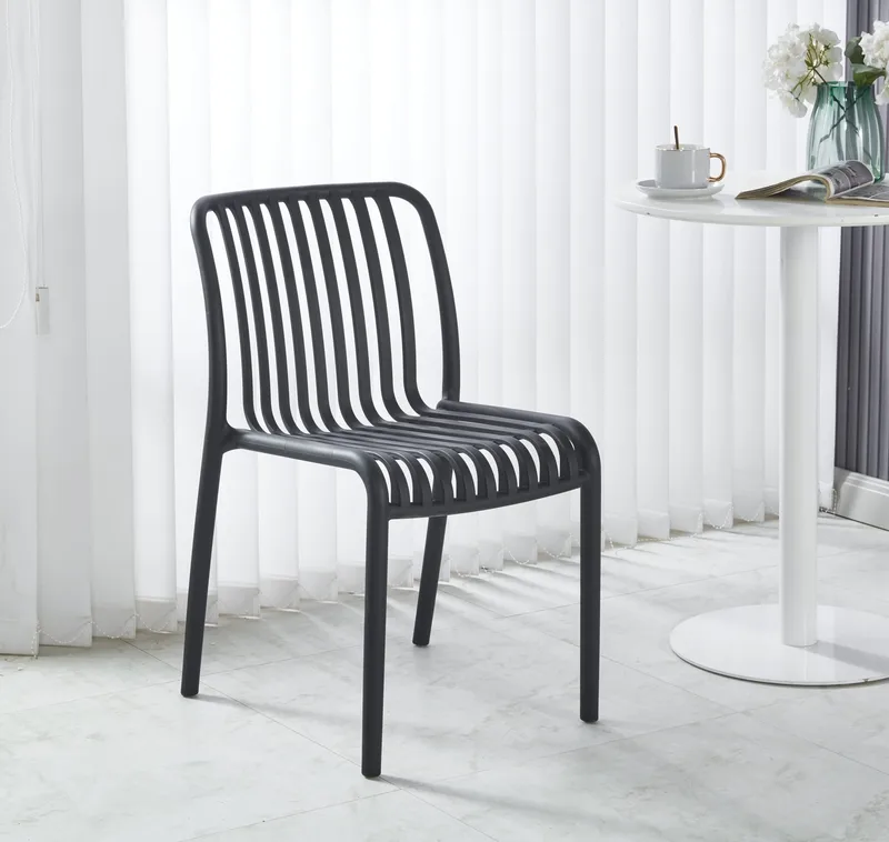 Matstol Noa i svart - Stapelbar - Svart - Utemöbler - Balkong - Balkongmöbler - Balkongstol