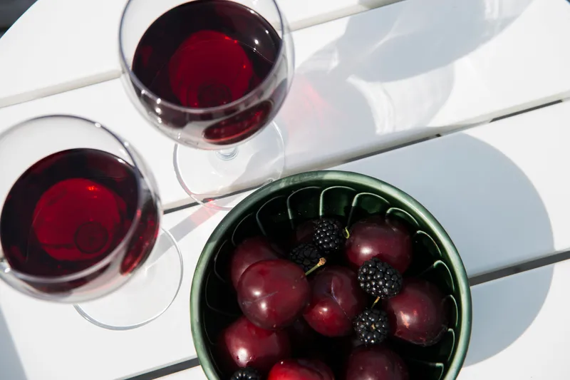 Sidobord Hillerstorp Tennessee Ø50 cm - Vit - Utemöbler - Balkong - Balkongmöbler - Balkongbord