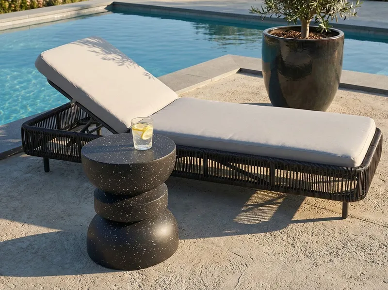 Sidobord utomhus Faliro 37 cm 37 cm Terrazzoeffekt - Svart - Utemöbler - Balkong - Balkongmöbler - Balkongbord