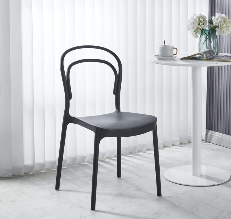 Stol i svart plast stapelbar - Svart - Utemöbler - Balkong - Balkongmöbler - Balkongstol