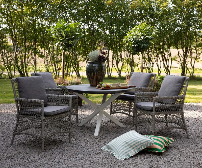 Utematstol i grå rotting med dyna - Grå - Utemöbler - Balkong - Balkongmöbler - Balkongstol