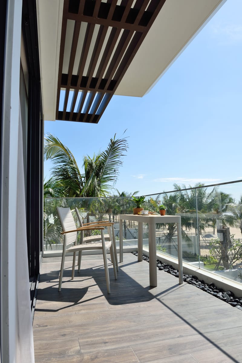 Utomhus balkongset Portals balkongbord + 2 carver carver-stolar - ljus ecru/korallsand - Utemöbler - Balkong - Balkongmöbler - Balkonggrupp & balkongset