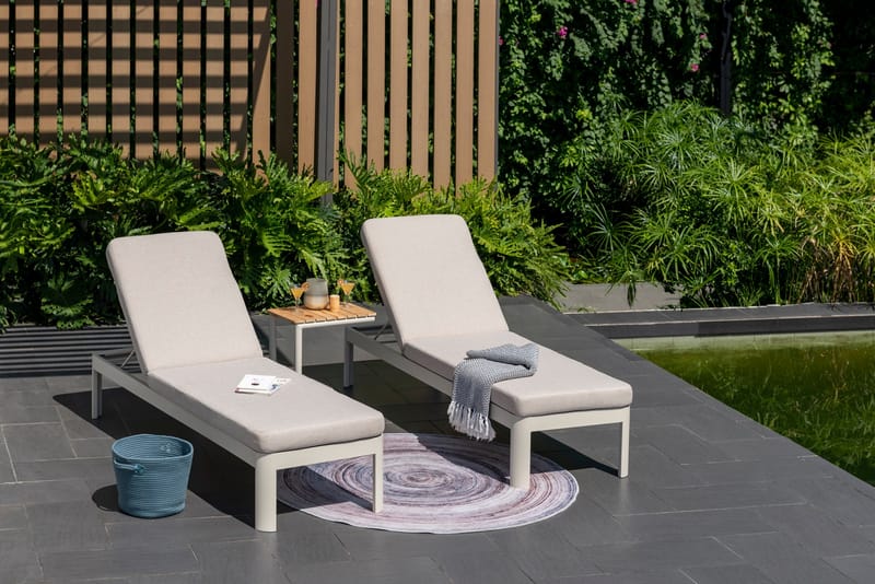 Utomhusset Portals solstol + C-shape sidobord - beige/trä - Utemöbler - Utestol & trädgårdsstol - Solstolar