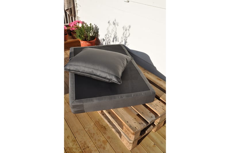 Royal Barbie Ryggdyna 75x45 cm Vattenavvisande Svart - Fritab - Utemöbler - Dynor - Övriga dynor