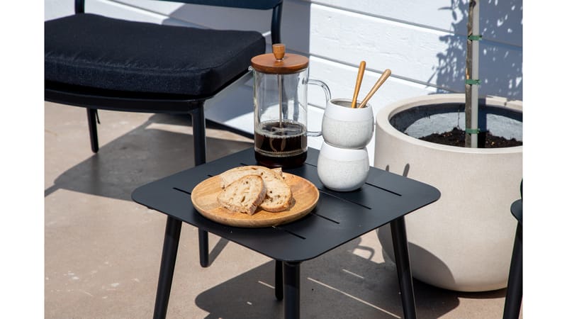 Lina Caféset + 2 Loungestolar med Dynor Svart - Venture Home - Altanmöbler - Soffgrupp utomhus - Loungegrupp & Loungeset