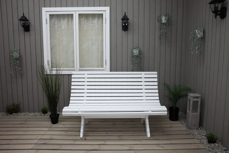 Norvald Trädgårdsbänk 140 cm - Vit - Utemöbler - Loungemöbler - Loungesoffa