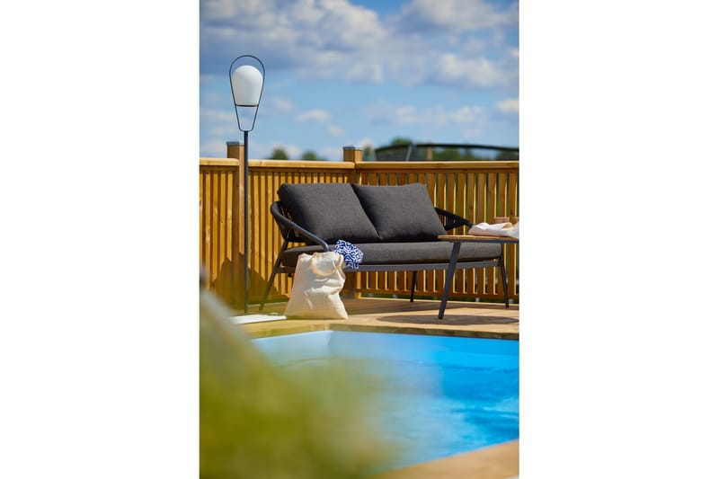 Utesoffa Hillerstorp Ekeryd Antracitgrå - Utemöbler - Loungemöbler - Loungesoffa