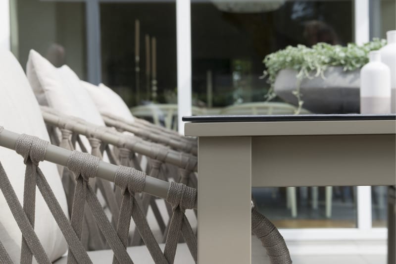 Hillerstorp Jet Set Matbord Utomhus 90 cm Beige - Beige - Utemöbler - Utebord & trädgårdsbord - Matbord utomhus