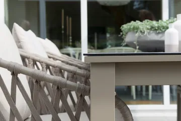 Hillerstorp Jet Set Matbord Utomhus 90 cm Beige - Beige - Utemöbler - Utebord & trädgårdsbord - Matbord utomhus