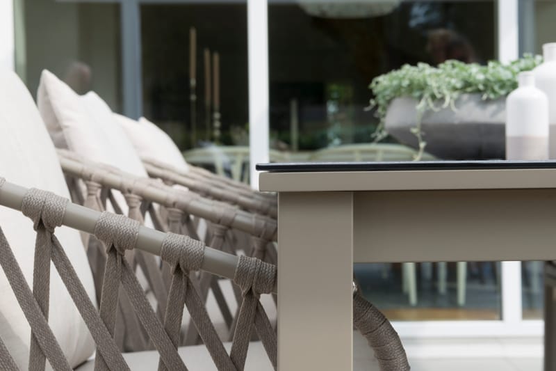 Hillerstorp Jet Set Matbord Utomhus 90 cm Beige - Beige - Utemöbler - Utebord & trädgårdsbord - Matbord utomhus
