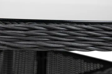 Marcus Stort Runt Matbord Utomhus 140 cm – Utebord i konstrotting med glasskiva för Uteplats och Trädgård - Svart - Utemöbler - Utebord & trädgårdsbord - Matbord utomhus