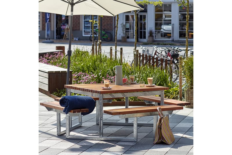 PLUS Twist Bänkset 204 cm Grundmålad Teak - Utemöbler - Utebord & trädgårdsbord - Picknickbord & bänkbord