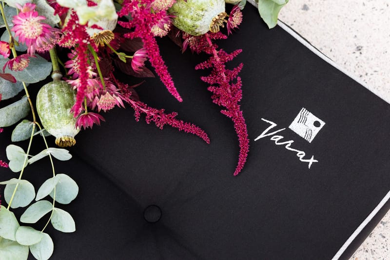 Suvi 71B-1 3-sits Hammock Grå/Svart - Varax - Utemöbler - Utesoffa - Hammock