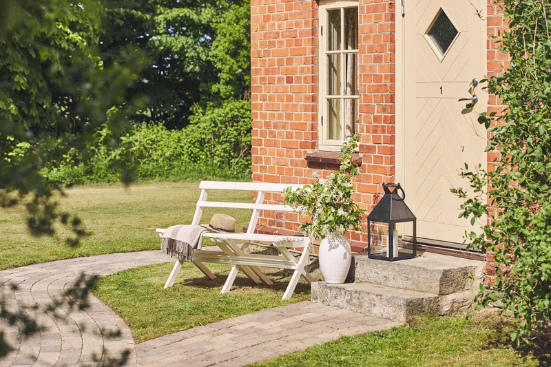 Hillerstorp Torpet Utesoffa 2-sits Vit - Vit - Utemöbler - Utesoffa