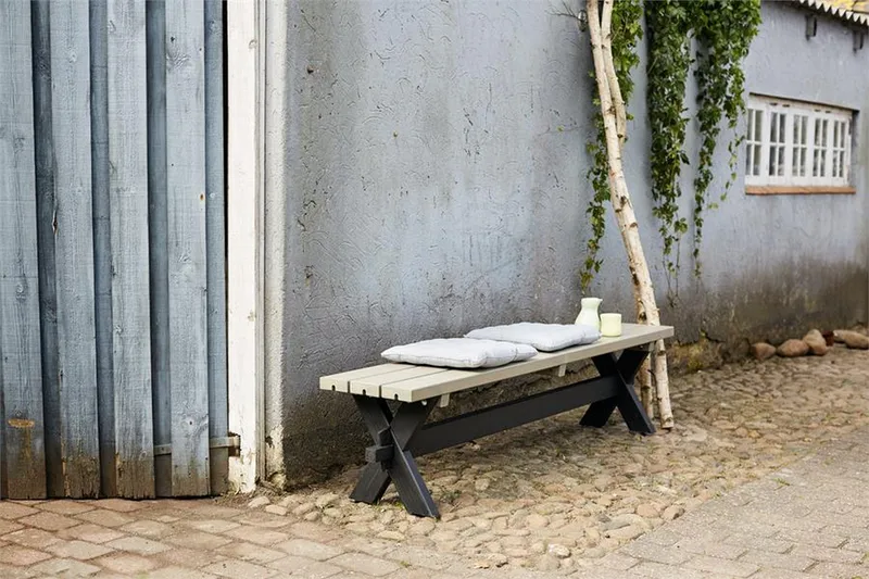 PLUS PlankBänk Utomhus Nostalgi 177x38x44 cm - Svart/Gråbrun - Utemöbler - Utesoffa - Trädgårdsbänk & utebänk
