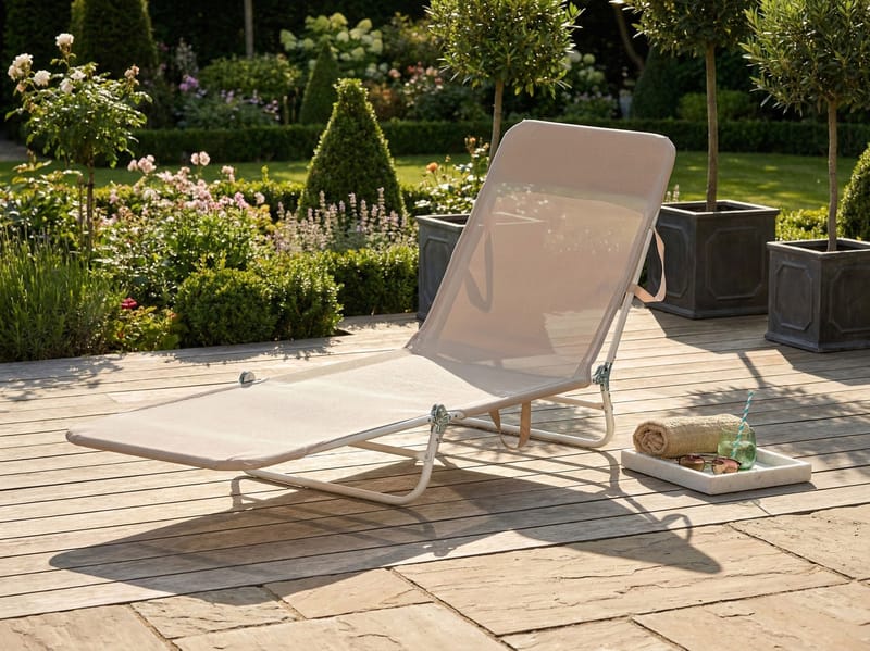 Solstol utomhus Kastoria - Beige/Vit - Utemöbler - Utestol & trädgårdsstol - Solsäng & Solvagnar