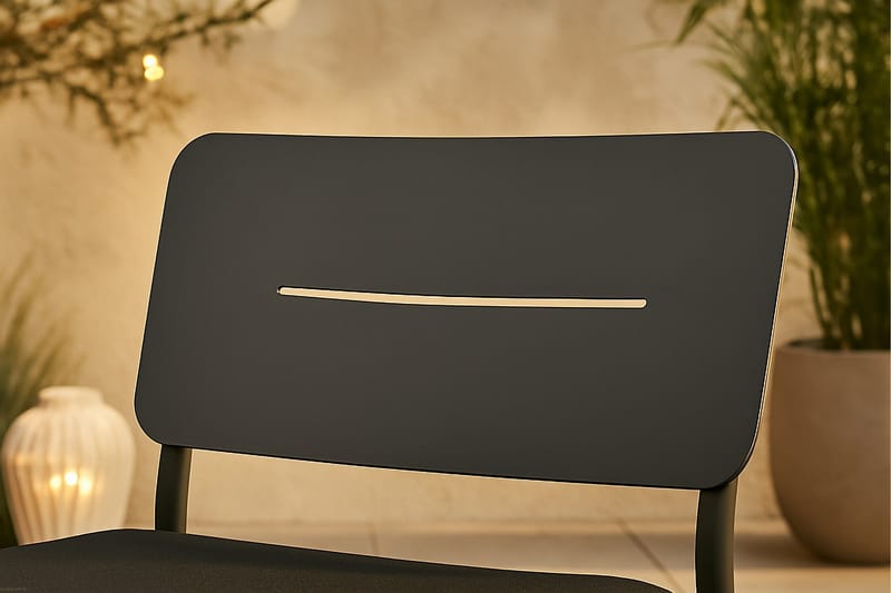 Lina Loungestol Utomhus med Dyna Svart - Venture Home - Utemöbler - Utestol & trädgårdsstol - Utefåtölj & loungefåtölj