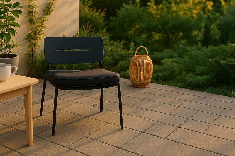 Lina Loungestol Utomhus med Dyna Svart - Venture Home - Utemöbler - Utestol & trädgårdsstol - Utefåtölj & loungefåtölj