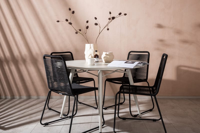 Lina Matgrupp Utomhus Rund 120 cm + 4 Lindos Stapelbar Stol - Svart - Utemöbler - Utegrupp - Matgrupp utomhus