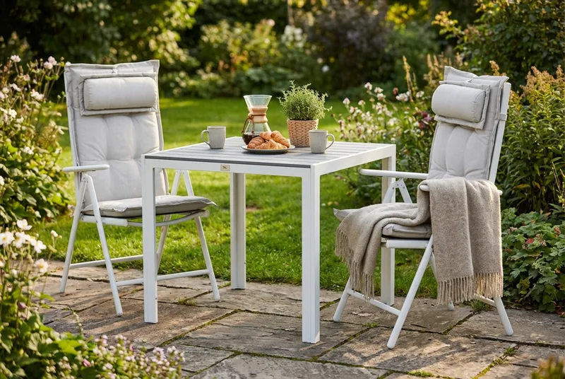 Tunis Matgrupp Utomhus 90x90 + 2 Maggie Positionsstol m Dyna - Vit/Grå/Offwhite - Utemöbler - Utegrupp - Matgrupp utomhus