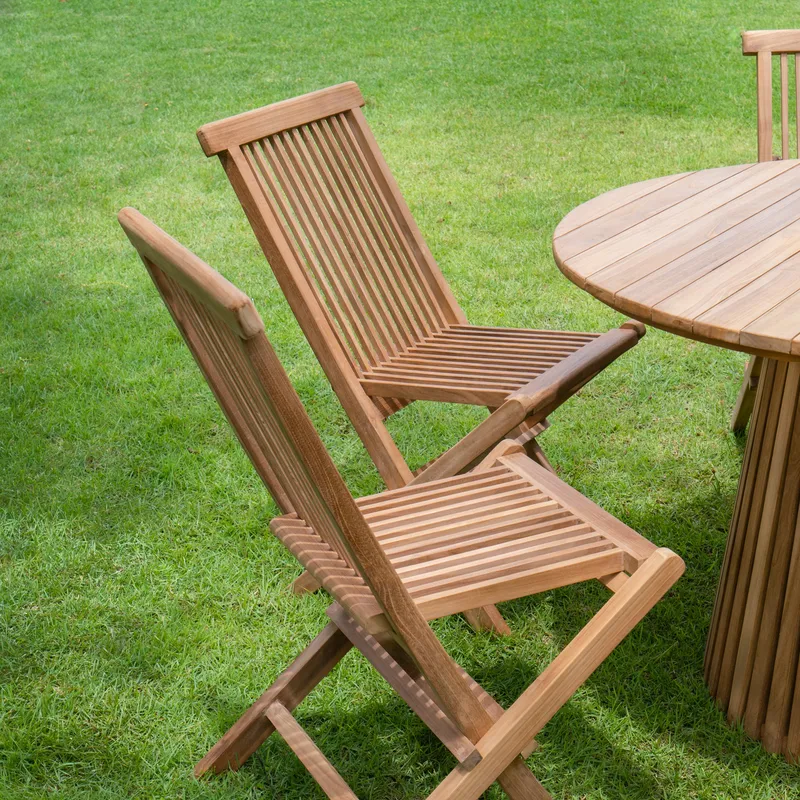 Saltö utegrupp i teak: runt teakbord med 6 st teakstolar, teak